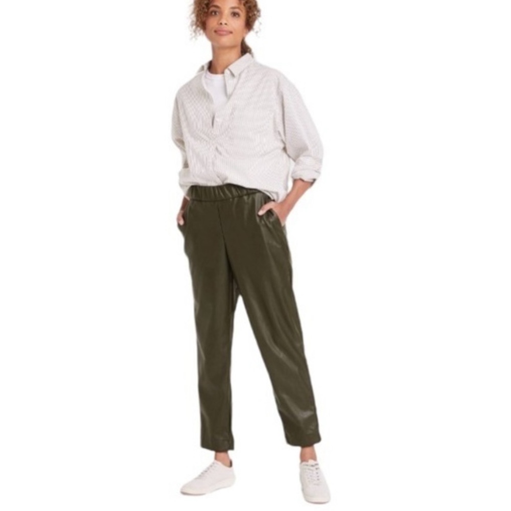 Hunter Green Vegan Leather Pull On Tapered Ankle Pants - Picture 5 of 14